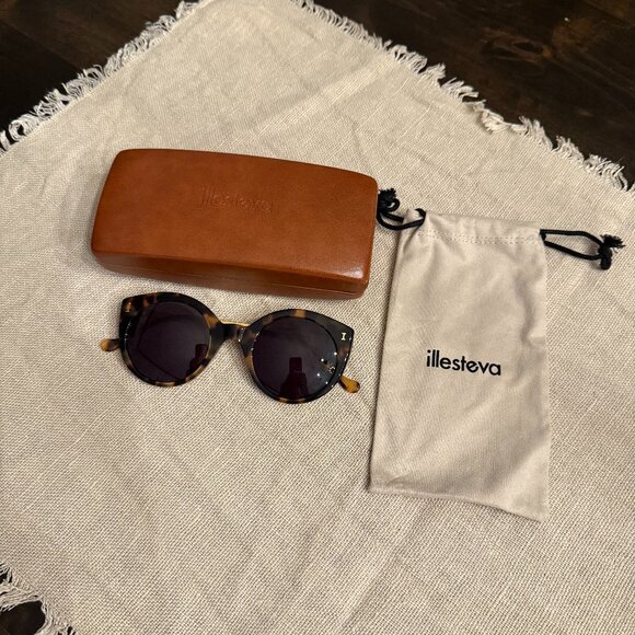 Illesteva - Palm Beach Sunglasses - Tortoise/Grey - Picture 1 of 6